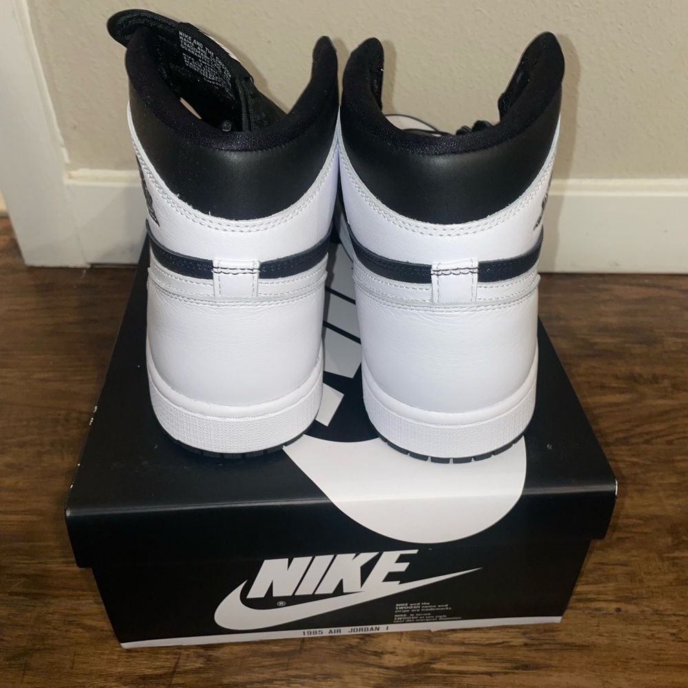 Men’s AIR JORDAN 1 RETRO HIGH OG “Reverse Panda” - Picture 9 of 12
